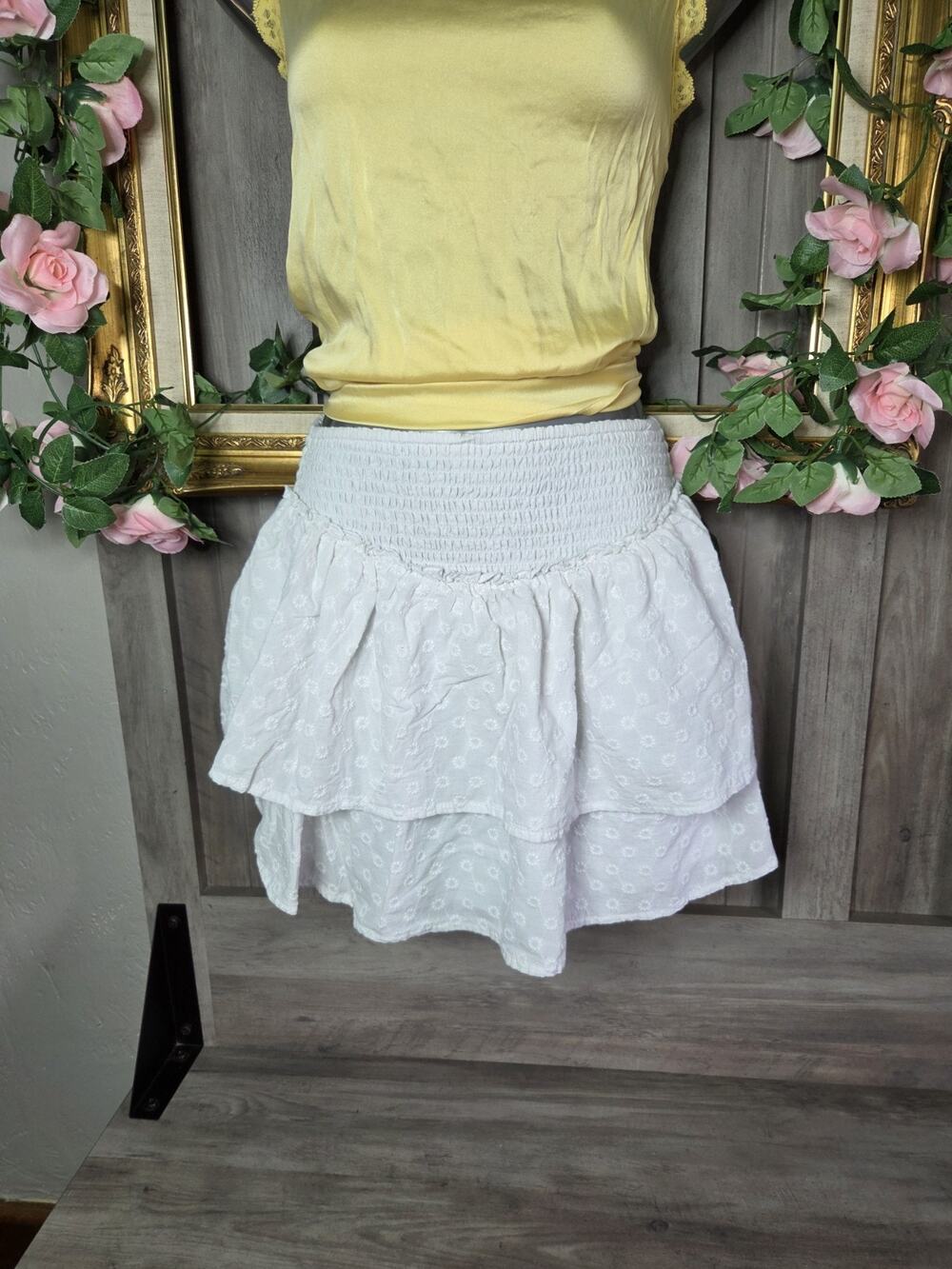 Hollister White Floral Eyelet Skater Mini Skirt High Rise Smocked Waist Size M